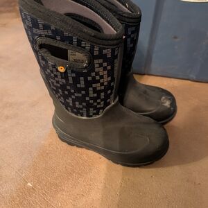 Kids Bogs Black and Gray Boots